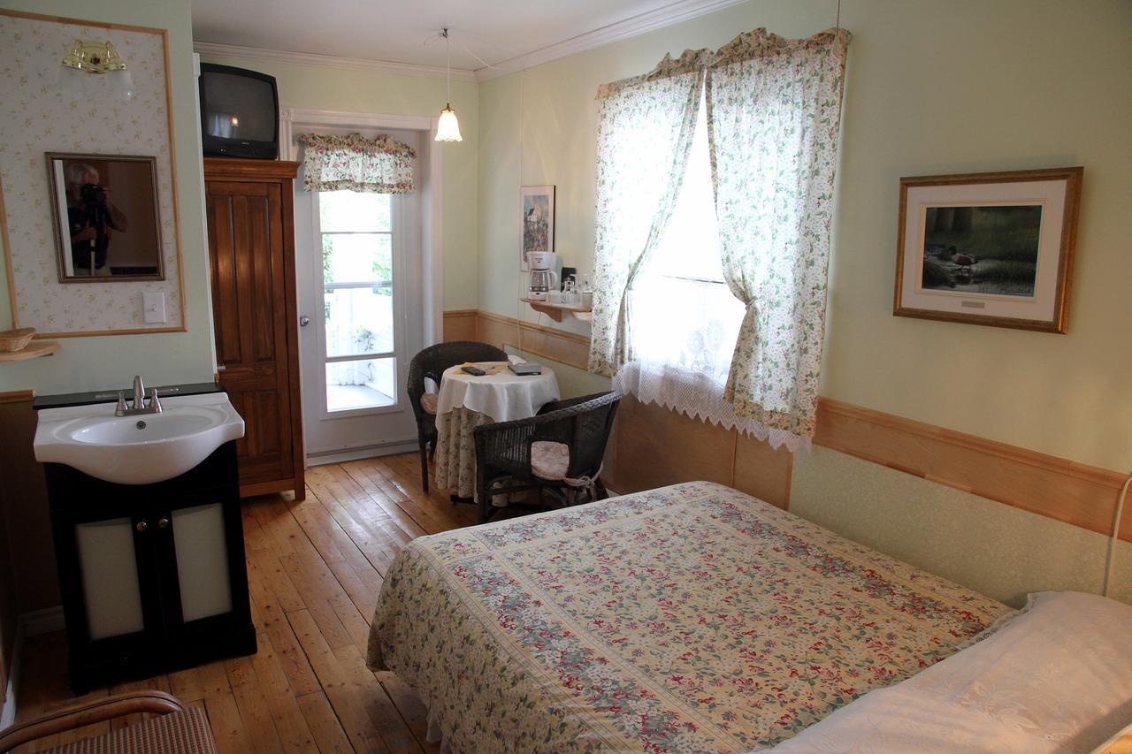 Auberge Des Cevennes LʼAnse-Saint-Jean Zewnętrze zdjęcie