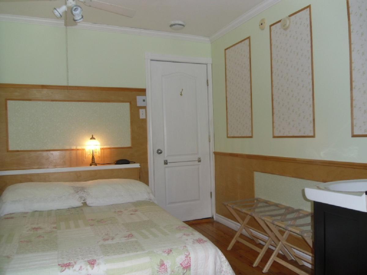 Auberge Des Cevennes LʼAnse-Saint-Jean Zewnętrze zdjęcie